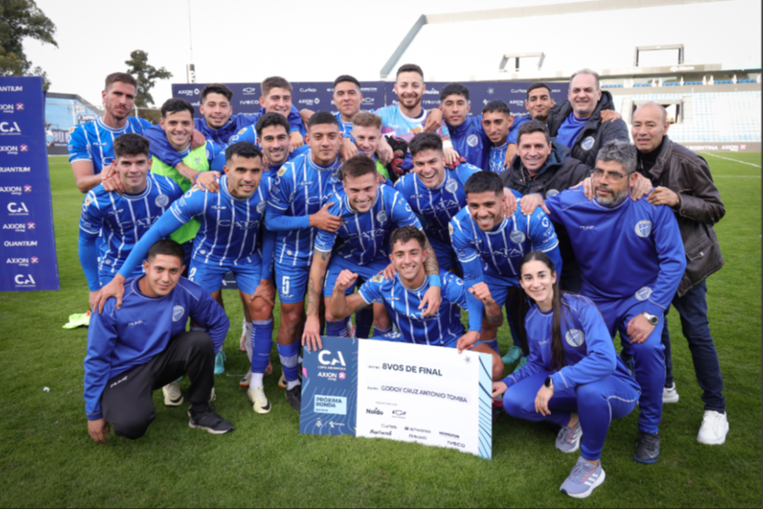Godoy Cruz goleó a El Porvenir y será rival de Independiente