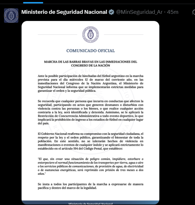 Marcha de barras bravas en apoyo a jubilados