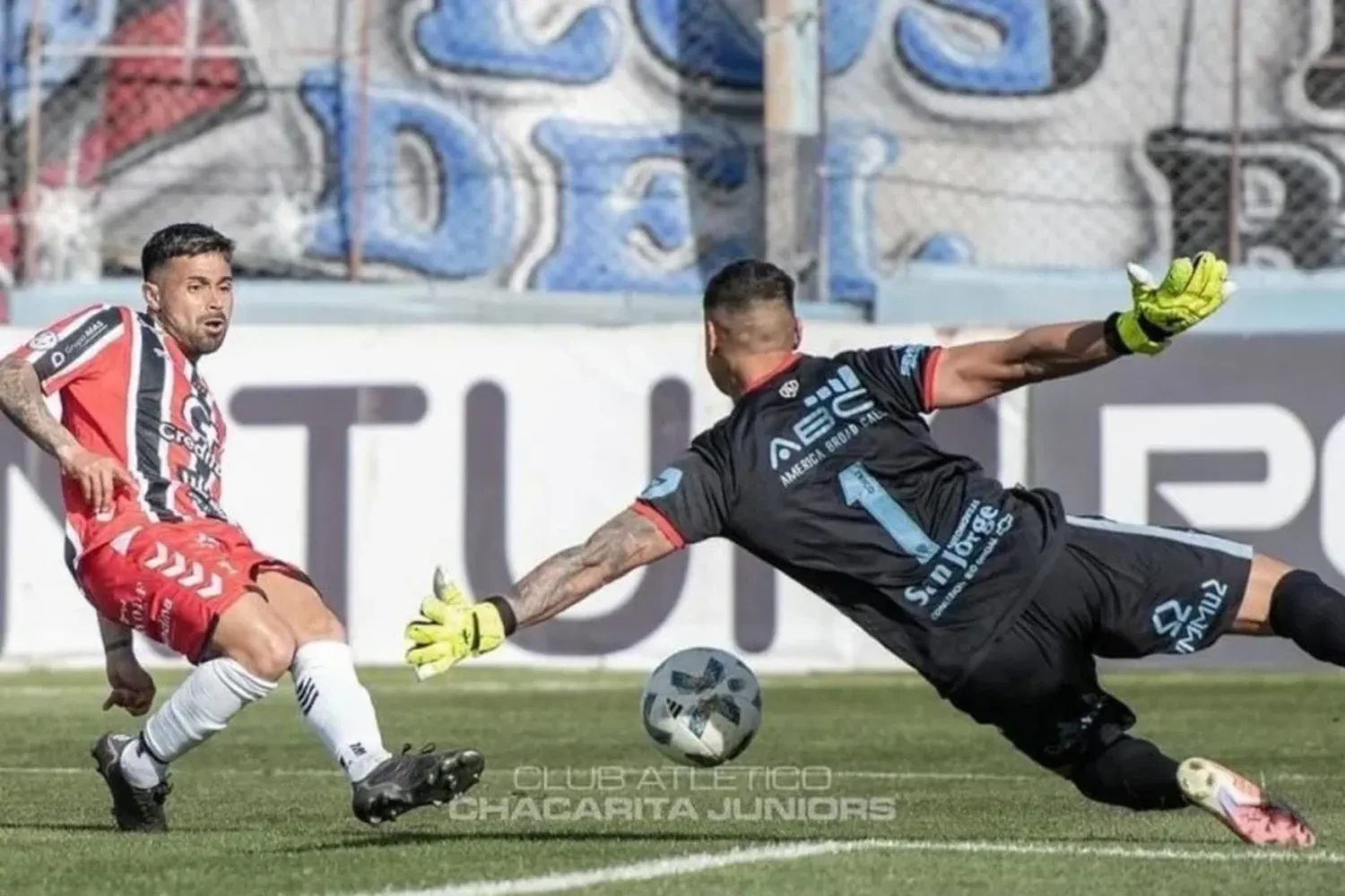 Chacarita se afianza en la punta y descendió Villa Dálmine