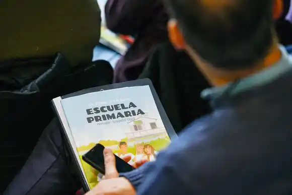 El CGE presentó el tercer cuadernillo de la serie Viajeros