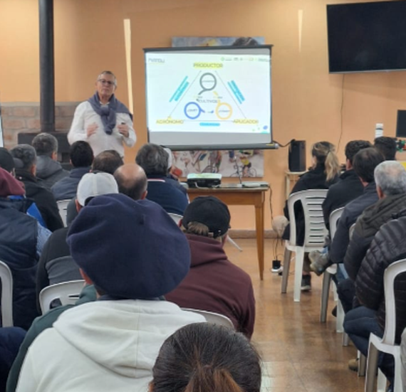 Realizaron el tercer encuentro de capacitación para aplicadores, productores e ingenieros agrónomos
