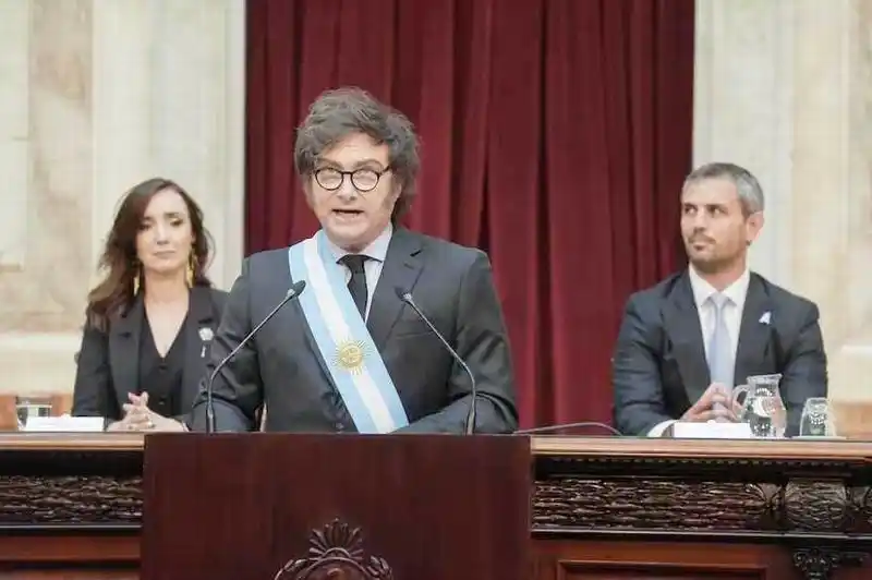 Sin ley del Congreso, el Gobierno nacional
prorrogó nuevamente el Presupuesto 2023