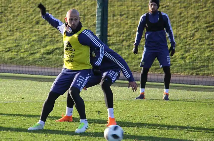 A la espera de Messi, se entrenó la Selección