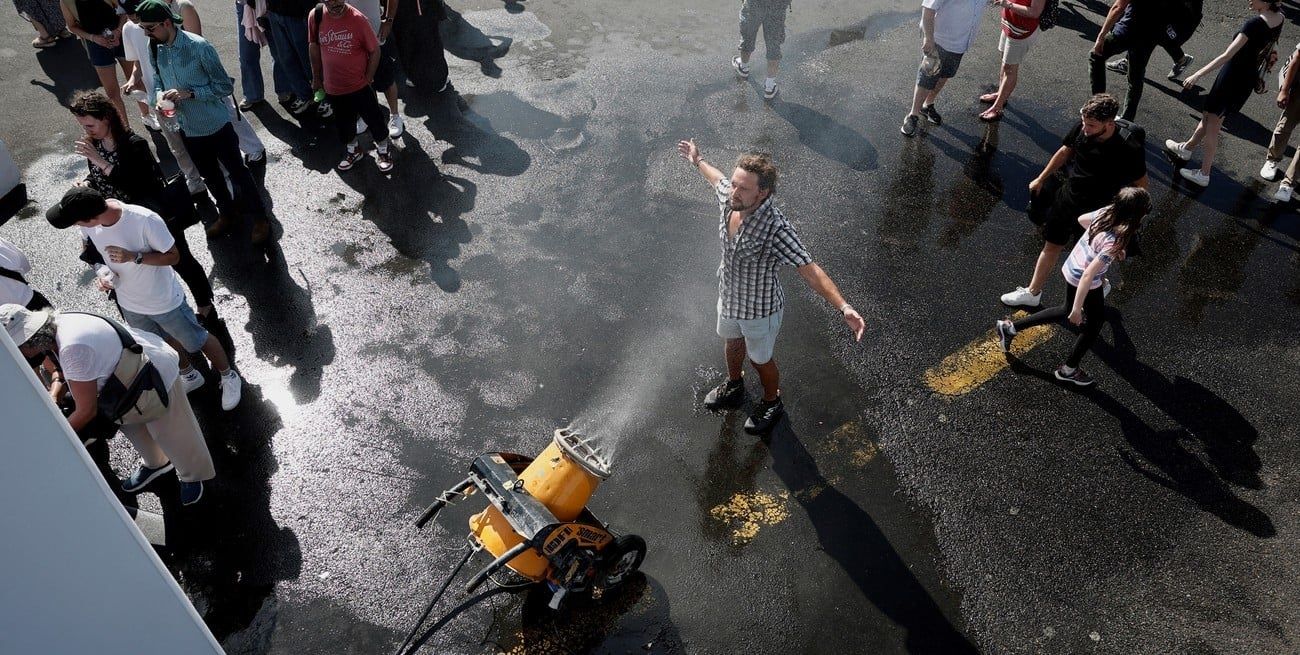 El termómetro debe alcanzar entre 36 ºC y 38 ºC en el oeste del país este fin de semana. Credito: REUTERS/Benoit Tessier