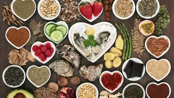 ¡ATENCIÓN QUE VIENE SAN VALENTÍN! No hay alimentos que enciendan por sí el deseo sexual