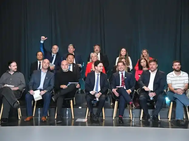 Tres horas de un debate entre 17 candidatos porteños con más chicanas que propuestas