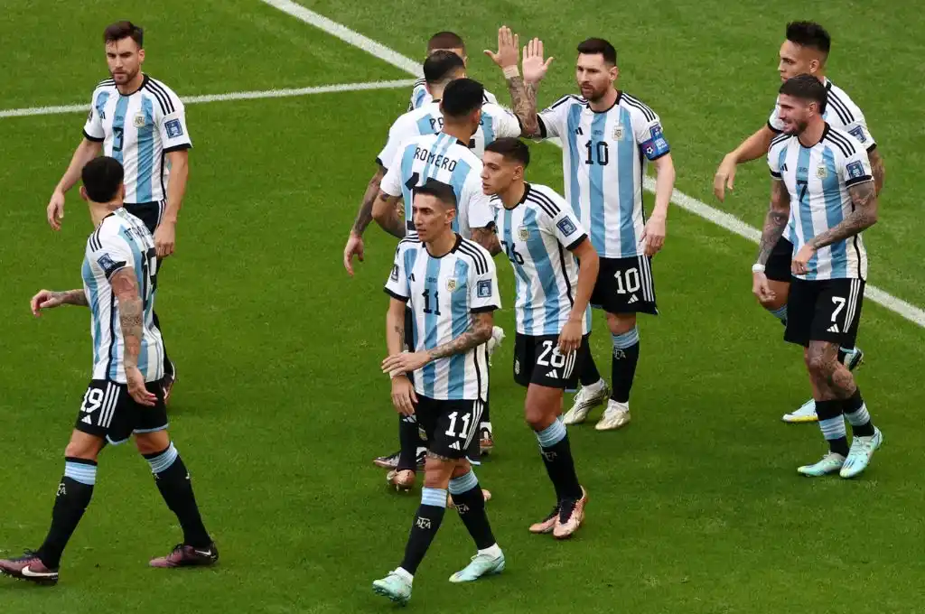 Con la necesidad de un triunfo, Argentina se mide este sábado con México