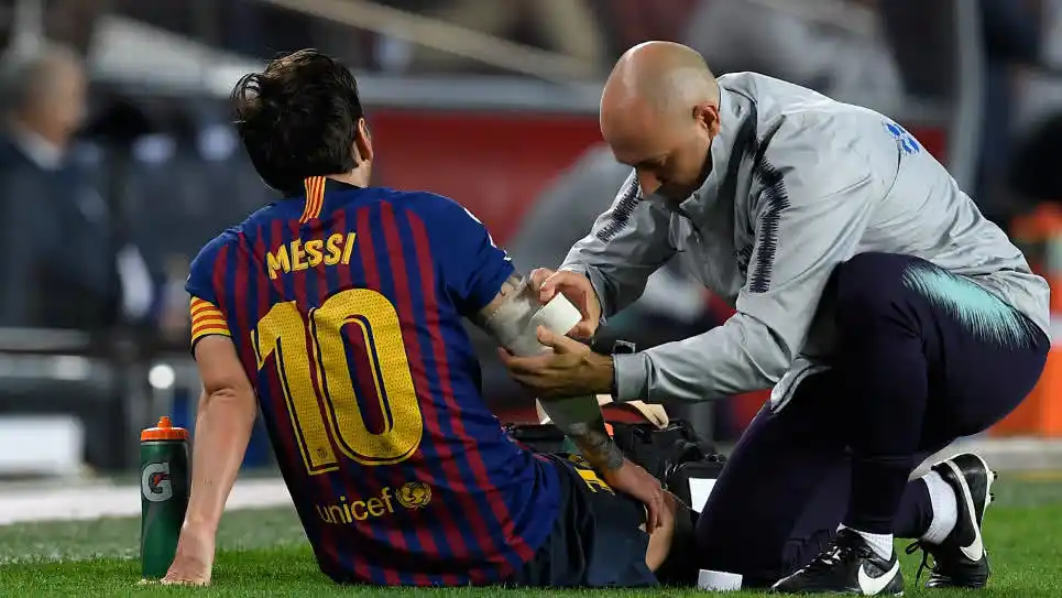 Messi se recupera de su fractura en el brazo derecho
