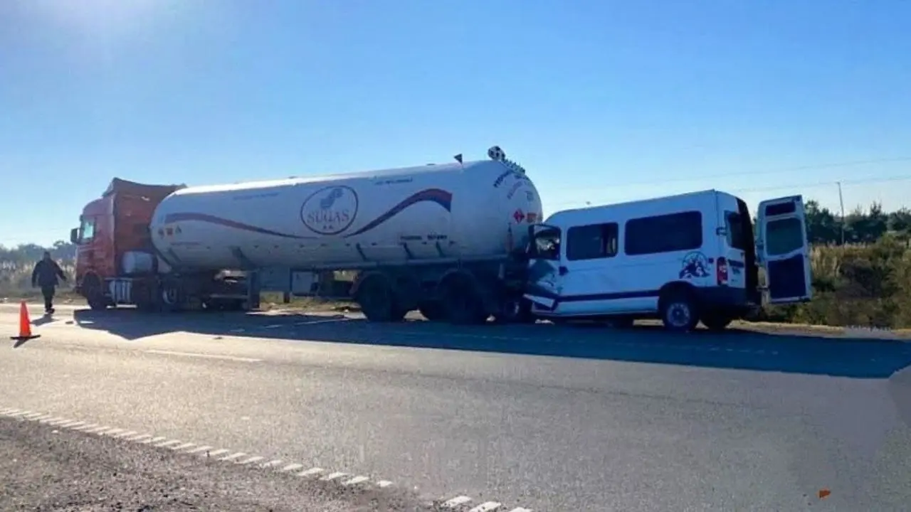 Un cantante de cumbia murió tras un choque en la autopista Rosario-Santa Fe