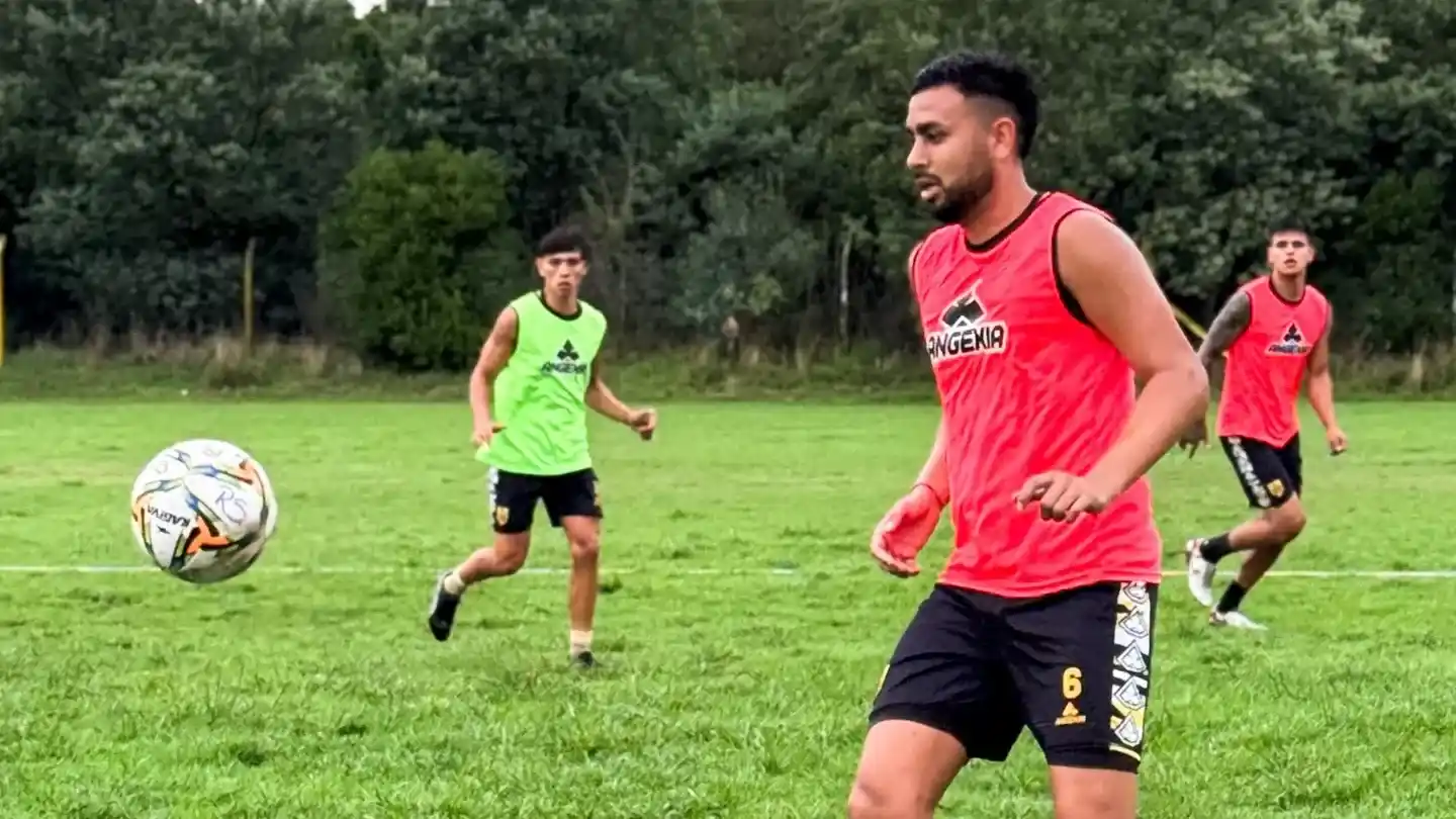 Ignacio Lucero, defensor de Santamarina. (Foto de prensa Santamarina).