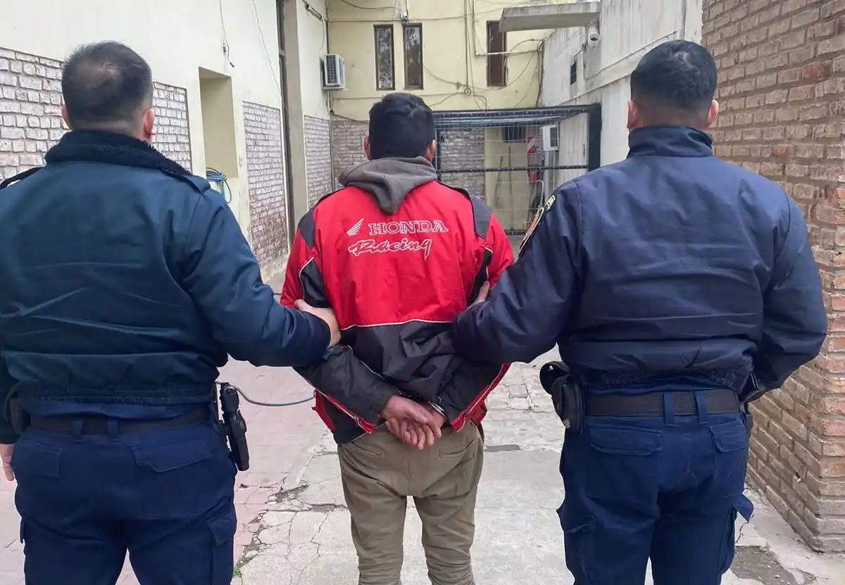 El detenido tiene 27 años y antecedentes penales.