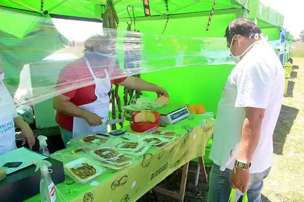 Feria de productores en Quequén