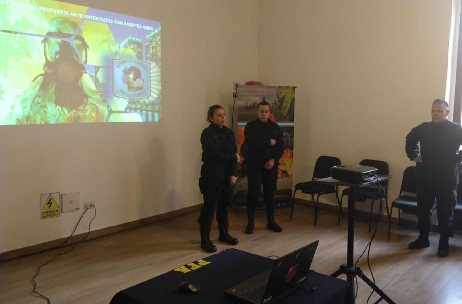 La Policía Federal dicta un curso de "primera respuesta ante atentados"