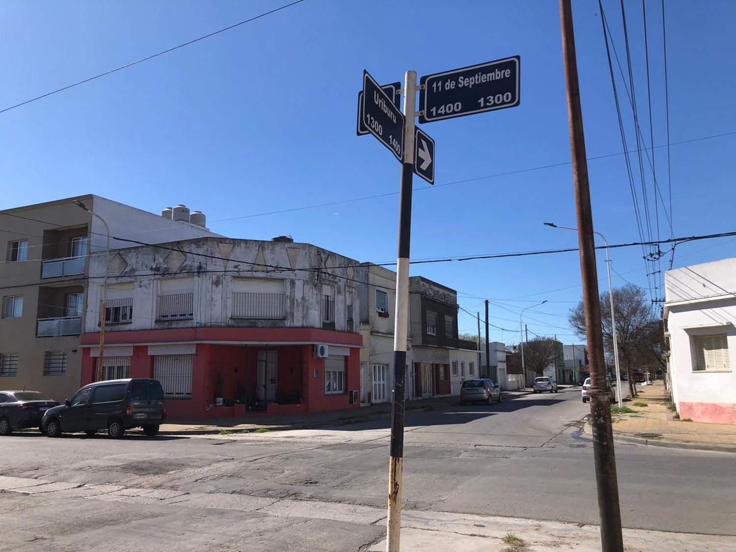 La policía investiga un intento de sustracción a un chico de 10 años. El hecho se produjo el viernes 6 por la tarde en la zona de Uriburu y 11 de Septiembre.