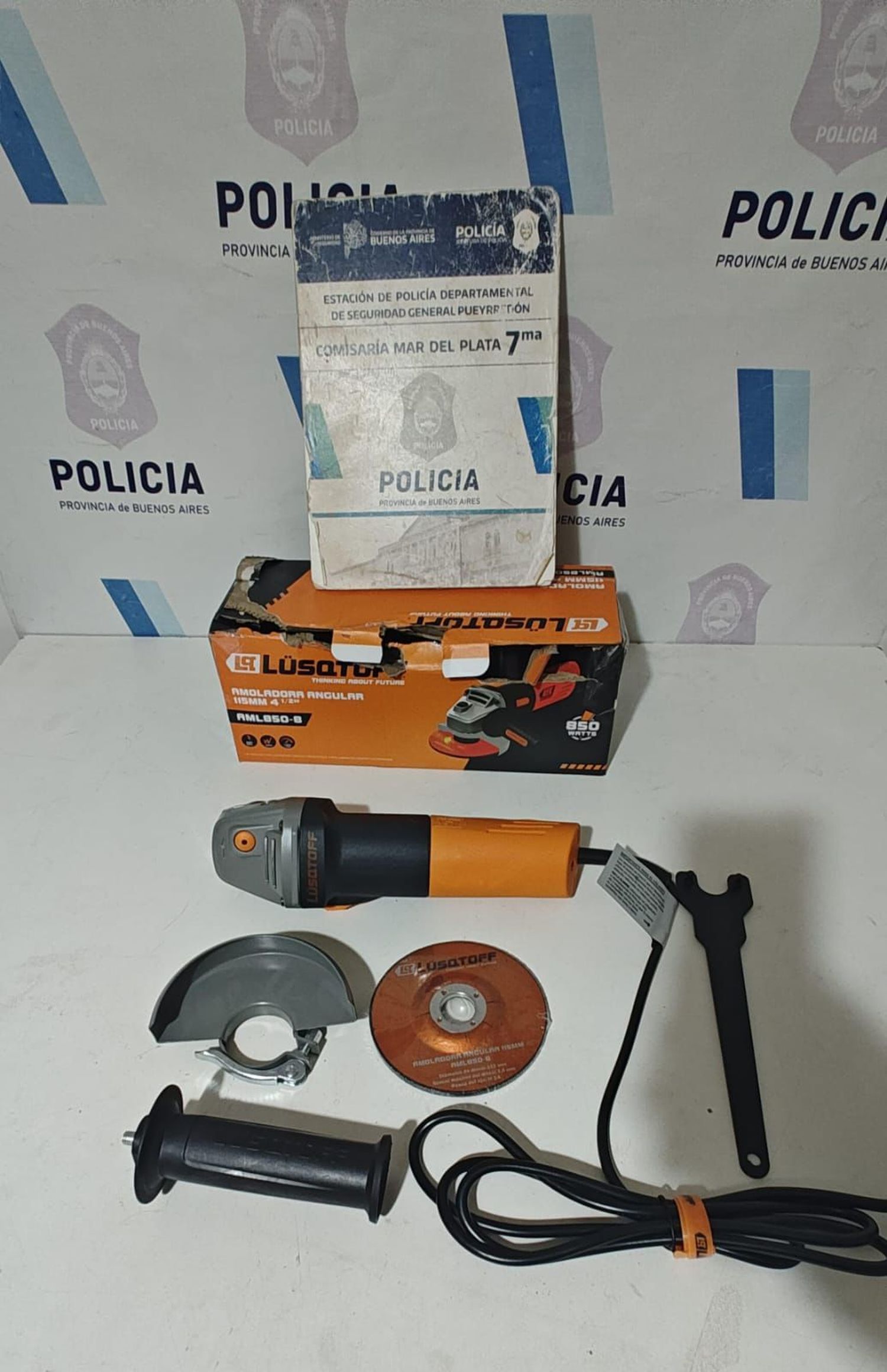 Quiso robar una amoladora de 54 mil pesos de un supermercado