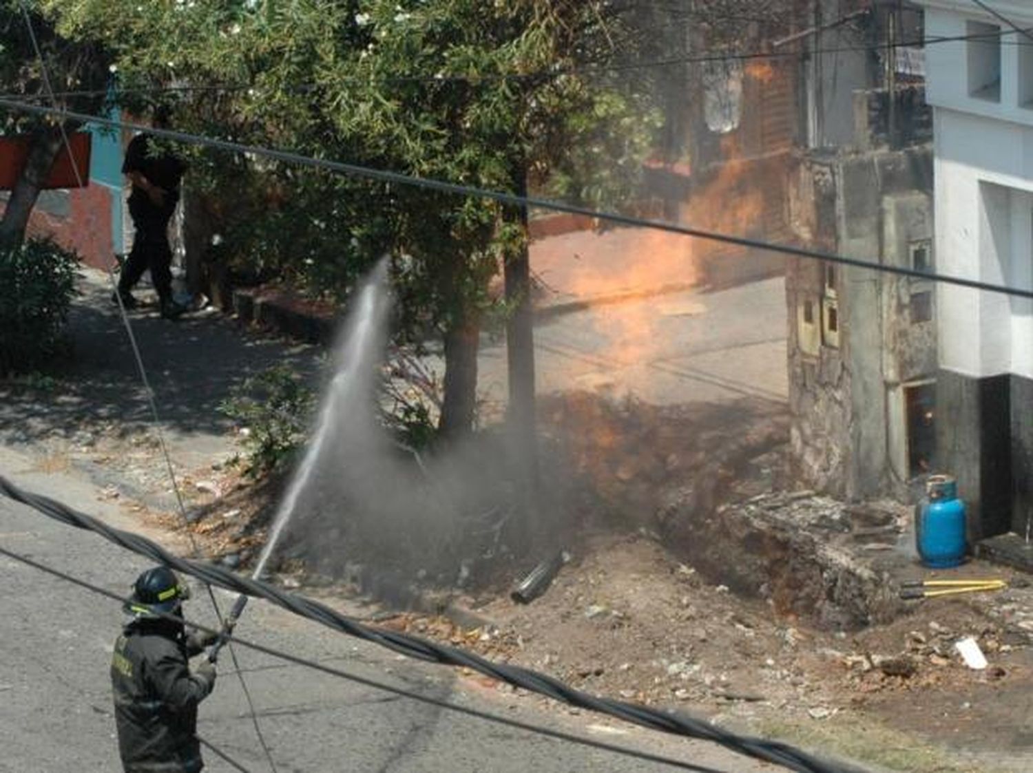 Creció la rotura de caños subterráneos y Litoral Gas pide más cuidados