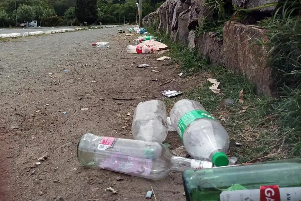 El playón del Dique, un "basural" a cielo abierto