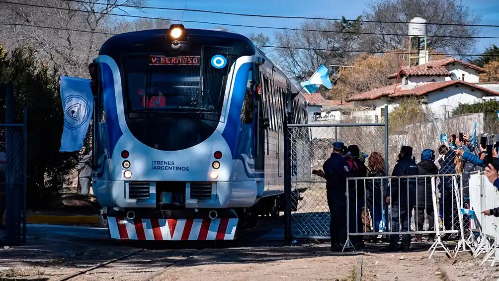 Después de 50 años, el Tren de las Sierras llega a La Cumbre