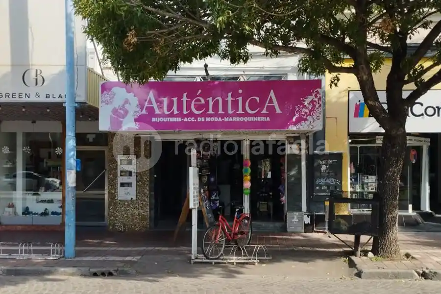 Luis Acuña de Auténtica Bijouterie: "la bijoutería siempre se usa, es un producto que se usa muchísimo, siempre está vigente"