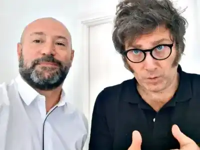 Diego Spagnuolo, ex titular de la Andis, junto a Javier Milei.