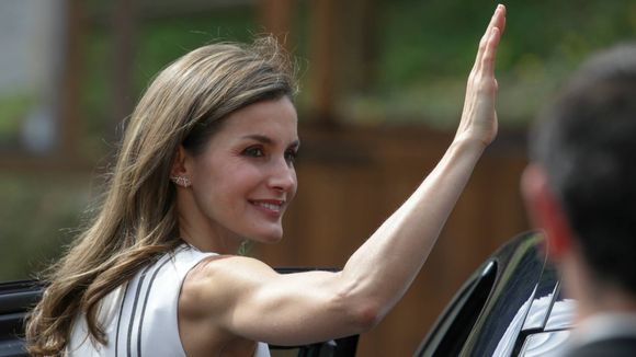 Estos son los tres ejercicios definitivos para tener los brazos de la reina Letizia