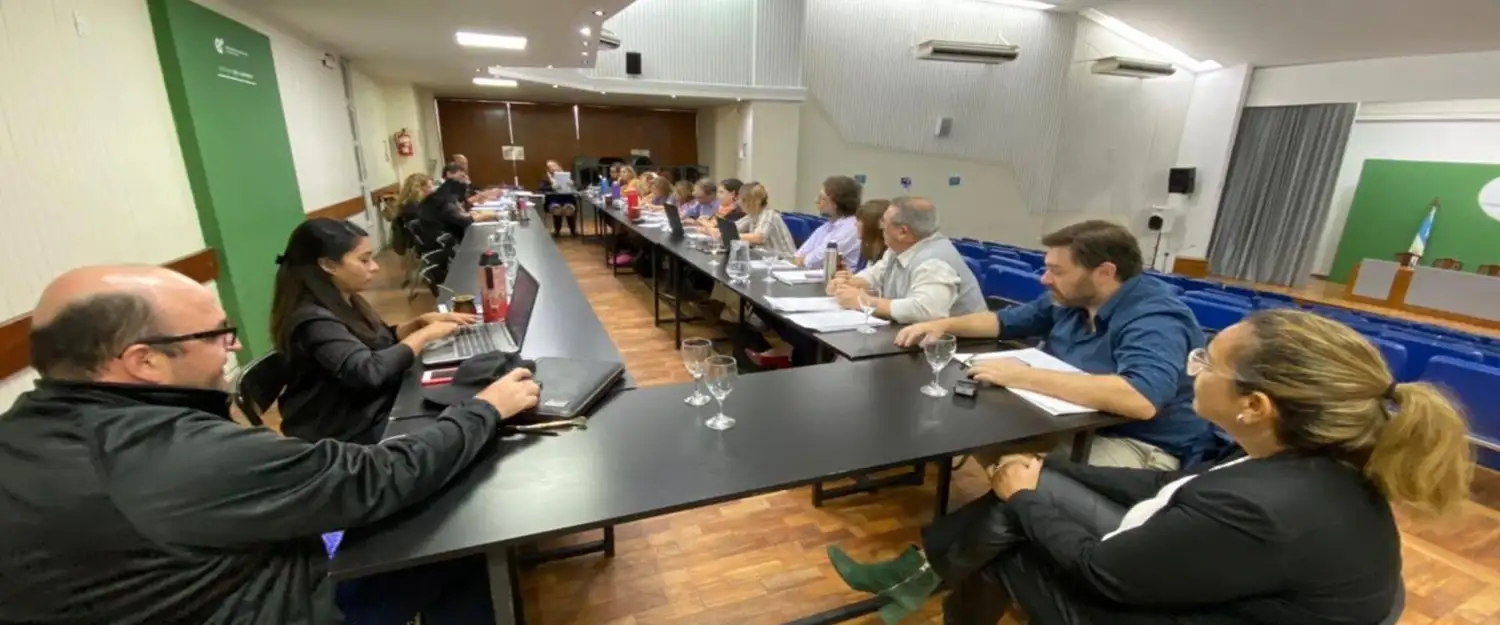 La provincia avanza en la mesa de diálogo con los sindicatos docentes