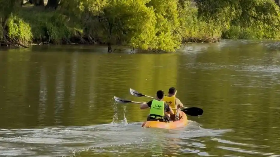Desde Turismo explicaron cómo es el servicio gratuito de kayaks y bicicletas