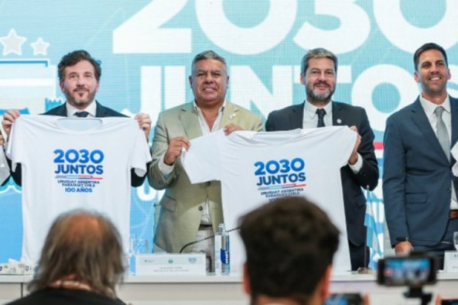 La Conmebol confirmó que Argentina, Uruguay y Paraguay inaugurarán el Mundial 2030