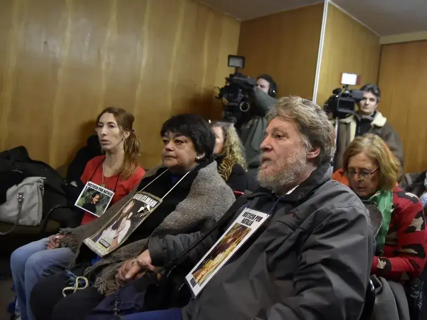 Los padres de Natalia Melmann buscan al quinto femicida.