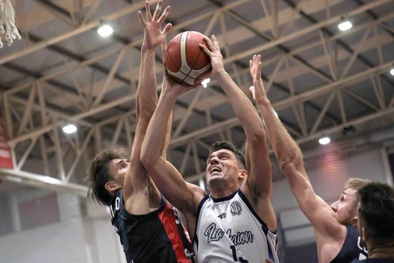 La Unión perdió ante
un San Lorenzo en racha