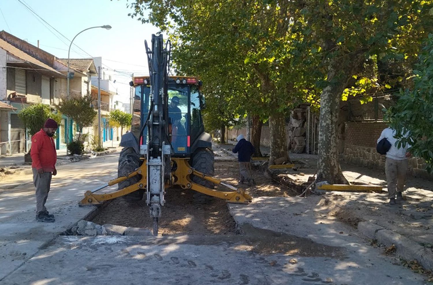 Tránsito interrumpido por obras viales de bacheo en distintos puntos de la ciudad