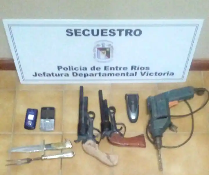Dos menores detenidos por robo en Victoria