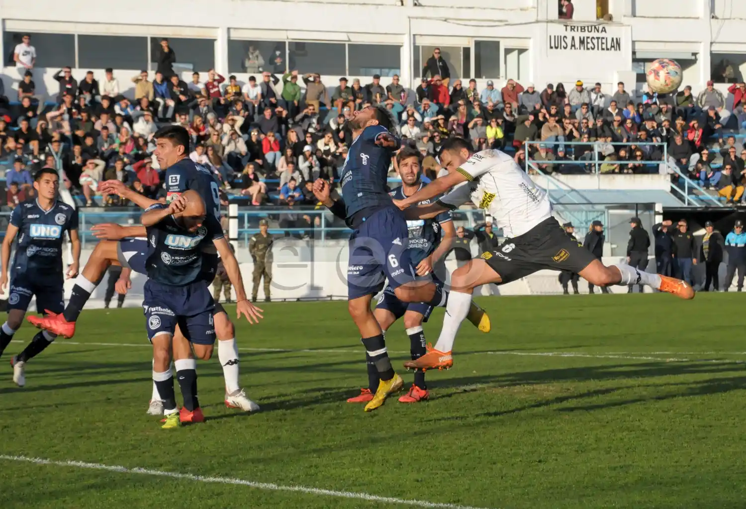 Santamarina volvió a perder y se hunde en el fondo