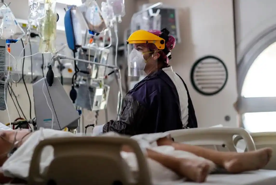 Un cordobés volvió de viaje contagiado con variante Delta e infectó a 13 familiares