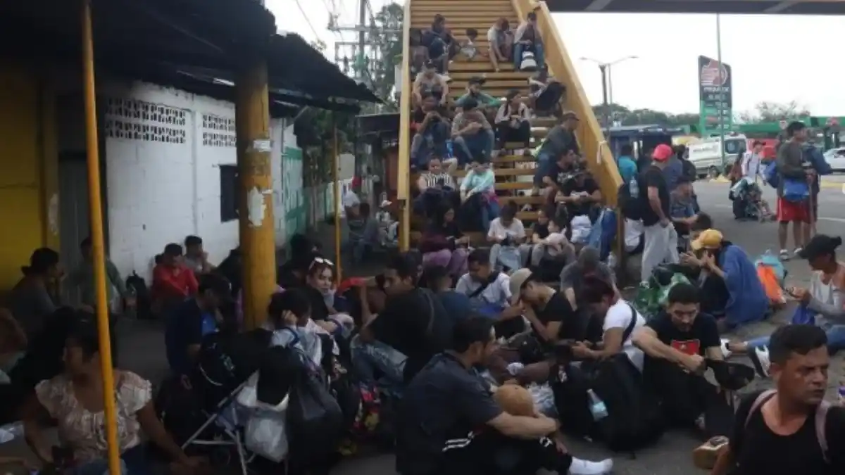 EN SU MAYORÍA VENEZOLANOS: caravana de migrantes salió del sur de México rumbo a EE.UU.