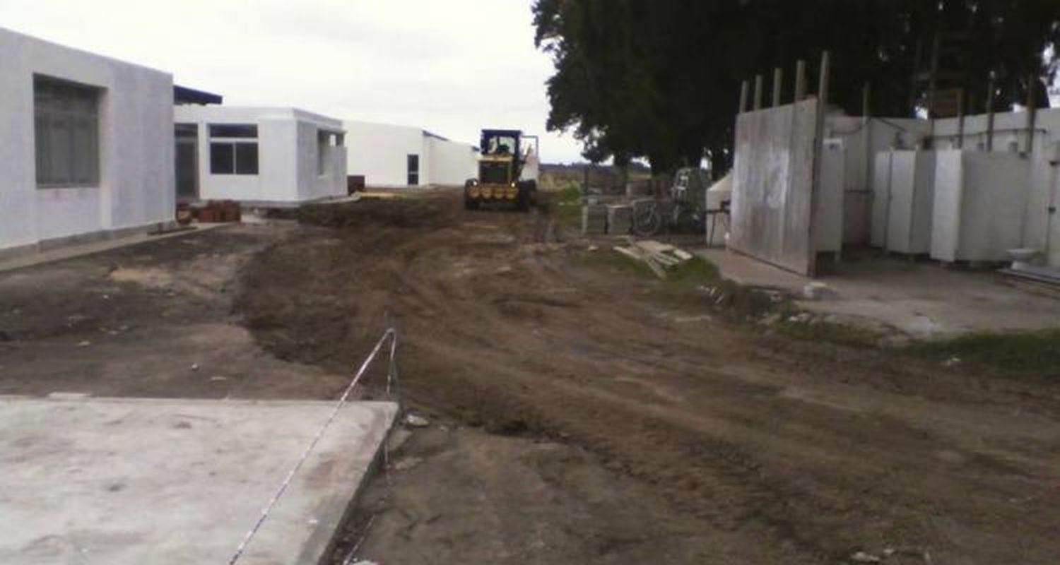 Entregan $ 400 mil de aporte inicial para infraestructura escolar