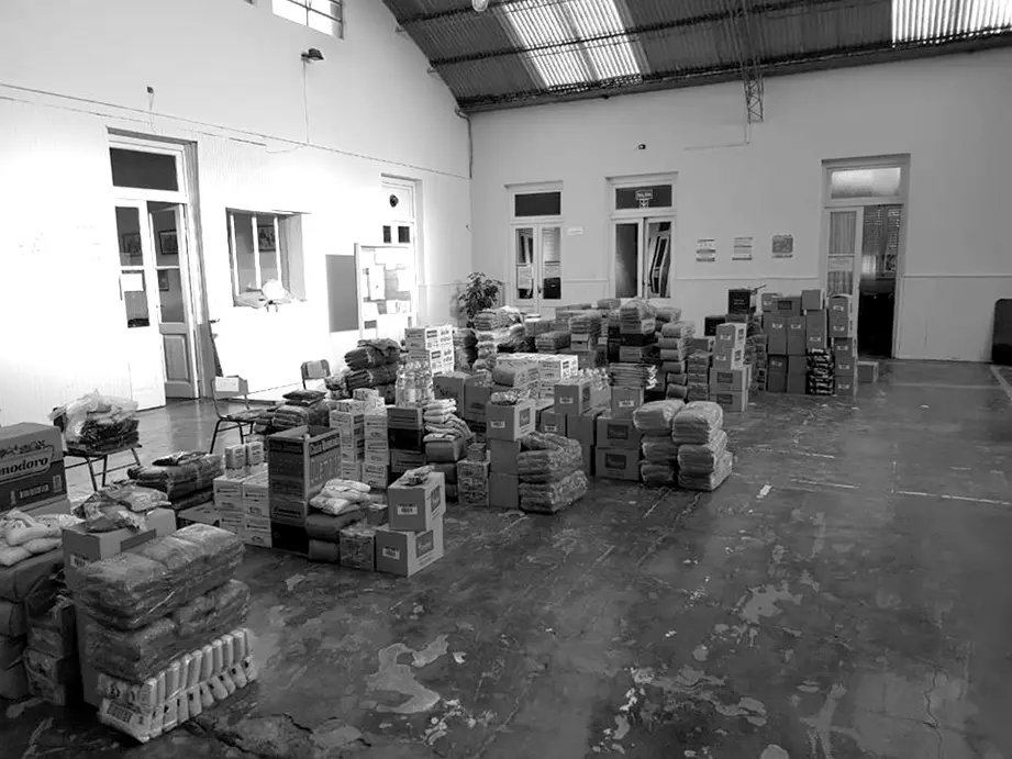 Entregan mercadería a las instituciones educativas