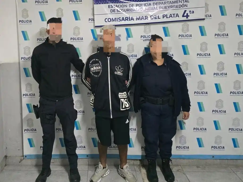 Efectivos del Grupo de Prevención Motorizada y del Comando de Patrullas lograron ubicar a los sospechosos y comenzó una intensa persecución que mantuvo en vilo a varios barrios.