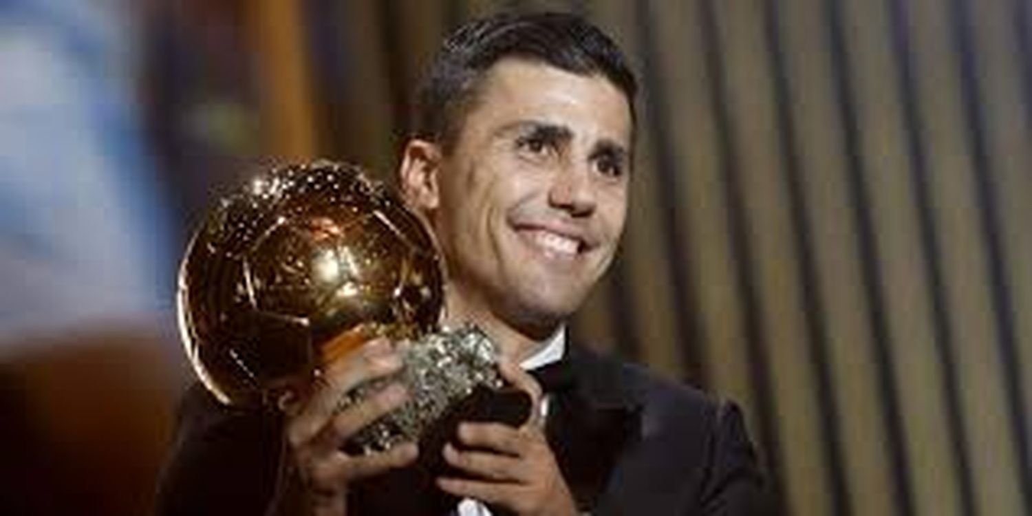 El jugador español y del Manchester City Rodri, ganó el Balon de Oro