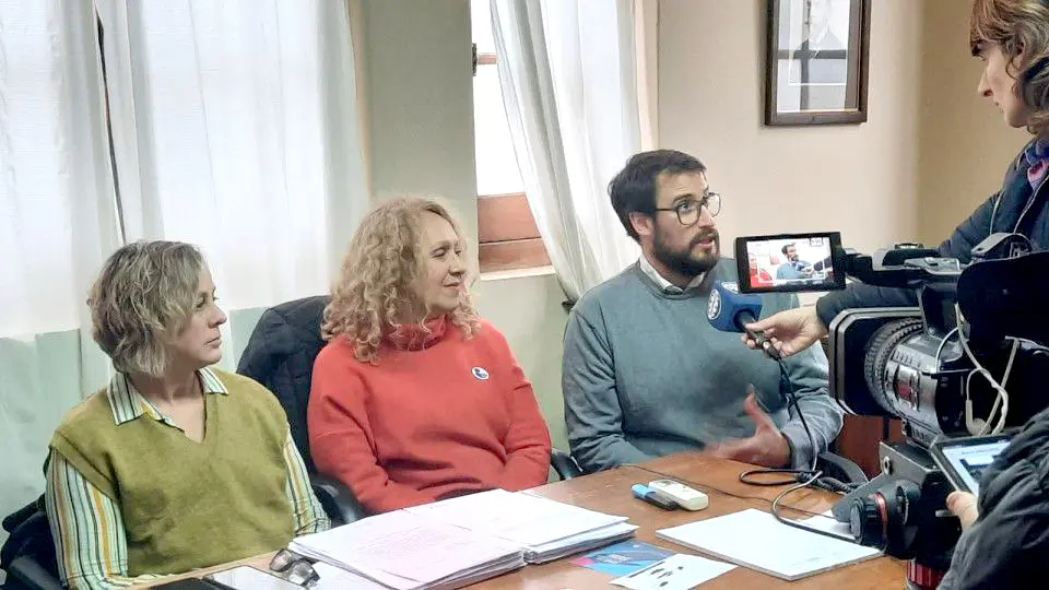 Charla. Entre autoridades de Acadp y la municipalidad