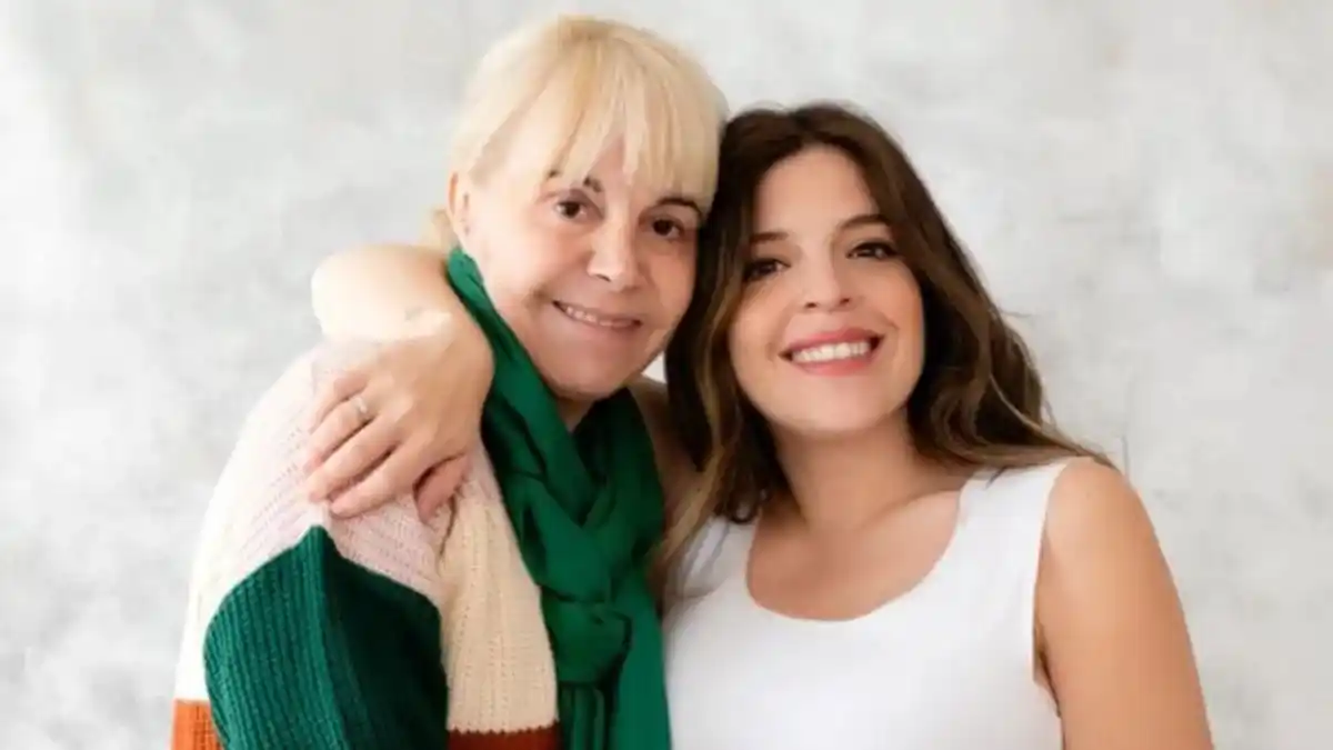 Claudia Villafañe compartió la primera foto junto a su nieta Azul