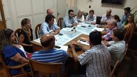 El Concejo mantiene en debate el proyecto para que edificios produzcan energías limpias
