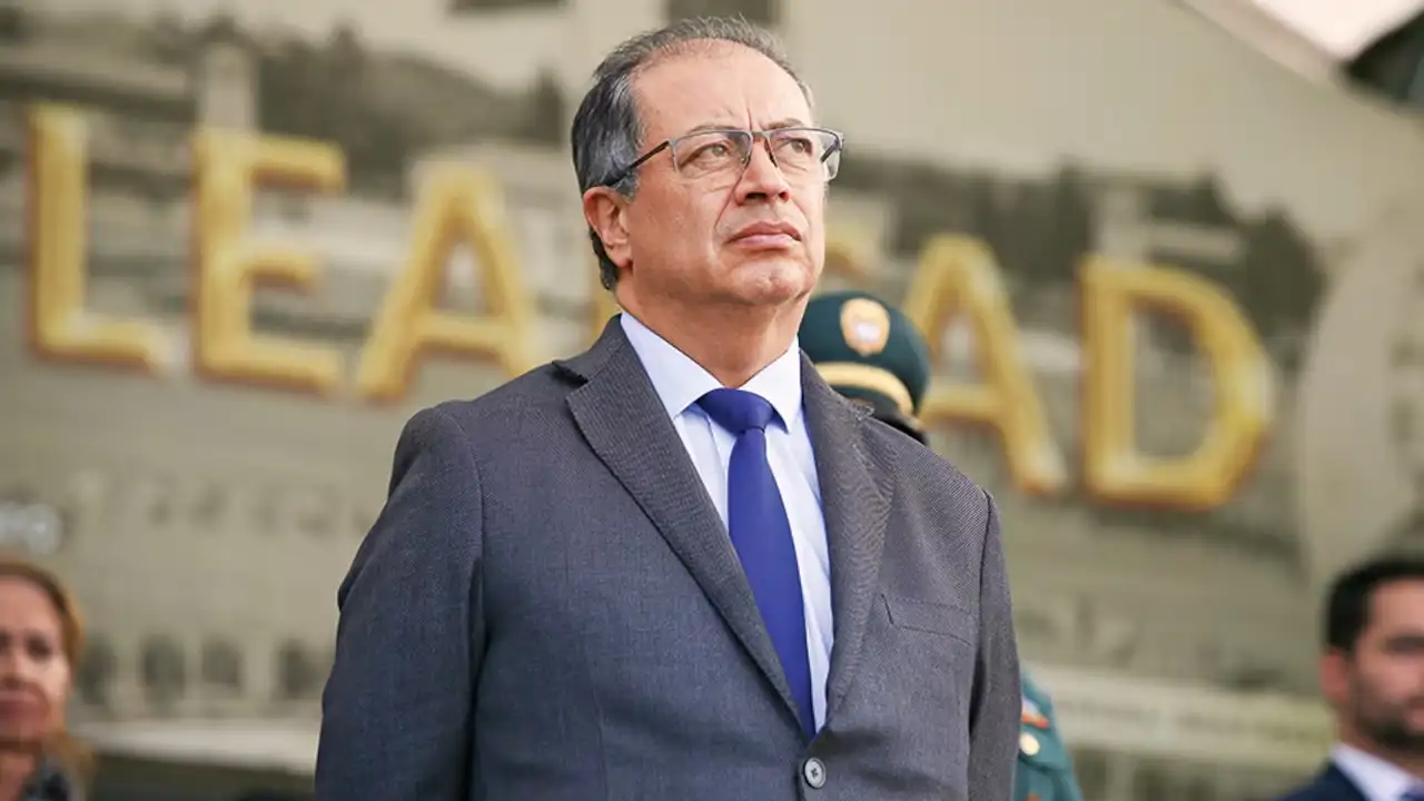 Petro advirtió sobre el bombardeo al EMC.