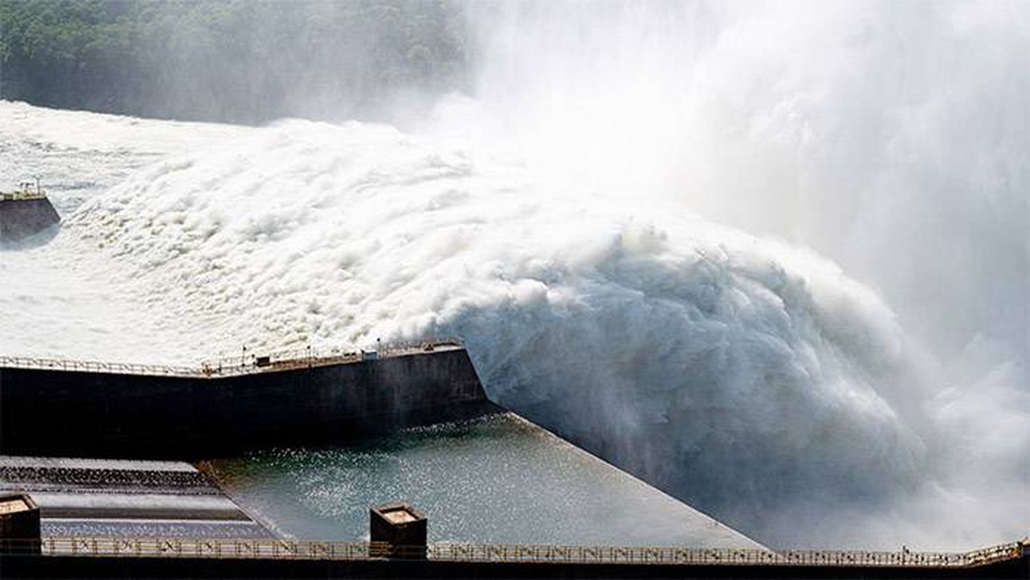 Efecto Itaipú: repunta el Paraná tras  la apertura de compuertas de la represa