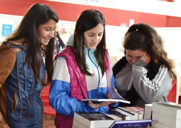 Pasó con éxito una nueva edición de la Feria del Libro de Santo Tomé