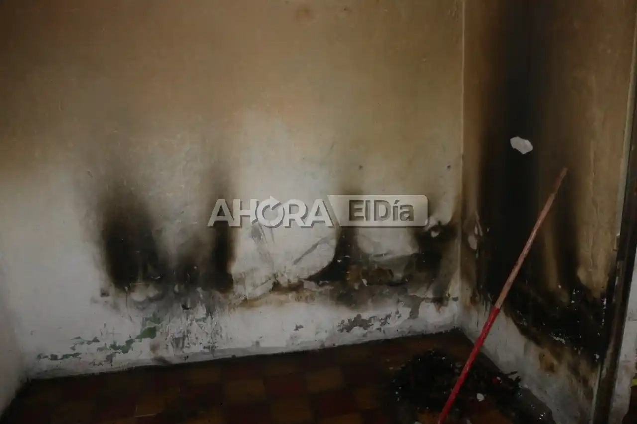 Un incendio afectó una habitación en una casa: “fue una desgracia con suerte”, dijeron sus ocupantes