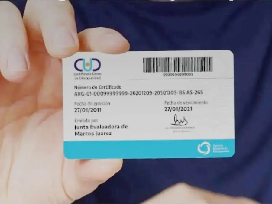 Certificado de discapacidad: sin arancel, pero con gastos que golpean el bolsillo