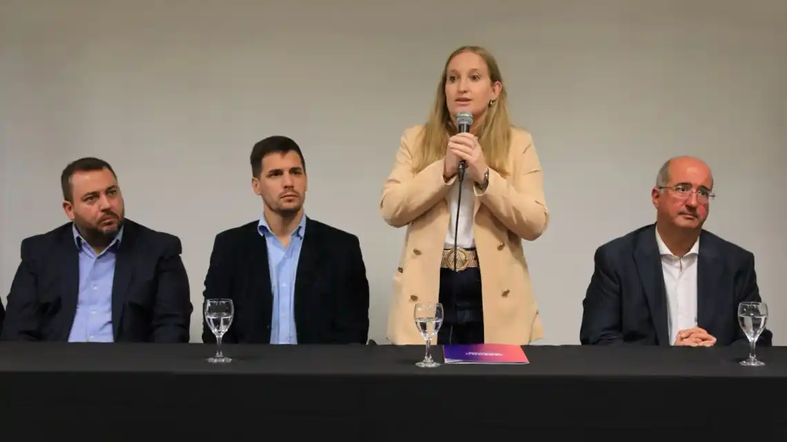 La ministra de Igualdad y Desarrollo Humano, Victoria Tejeda, en la inauguración del Centro de Día para adicciones en Rafaela.