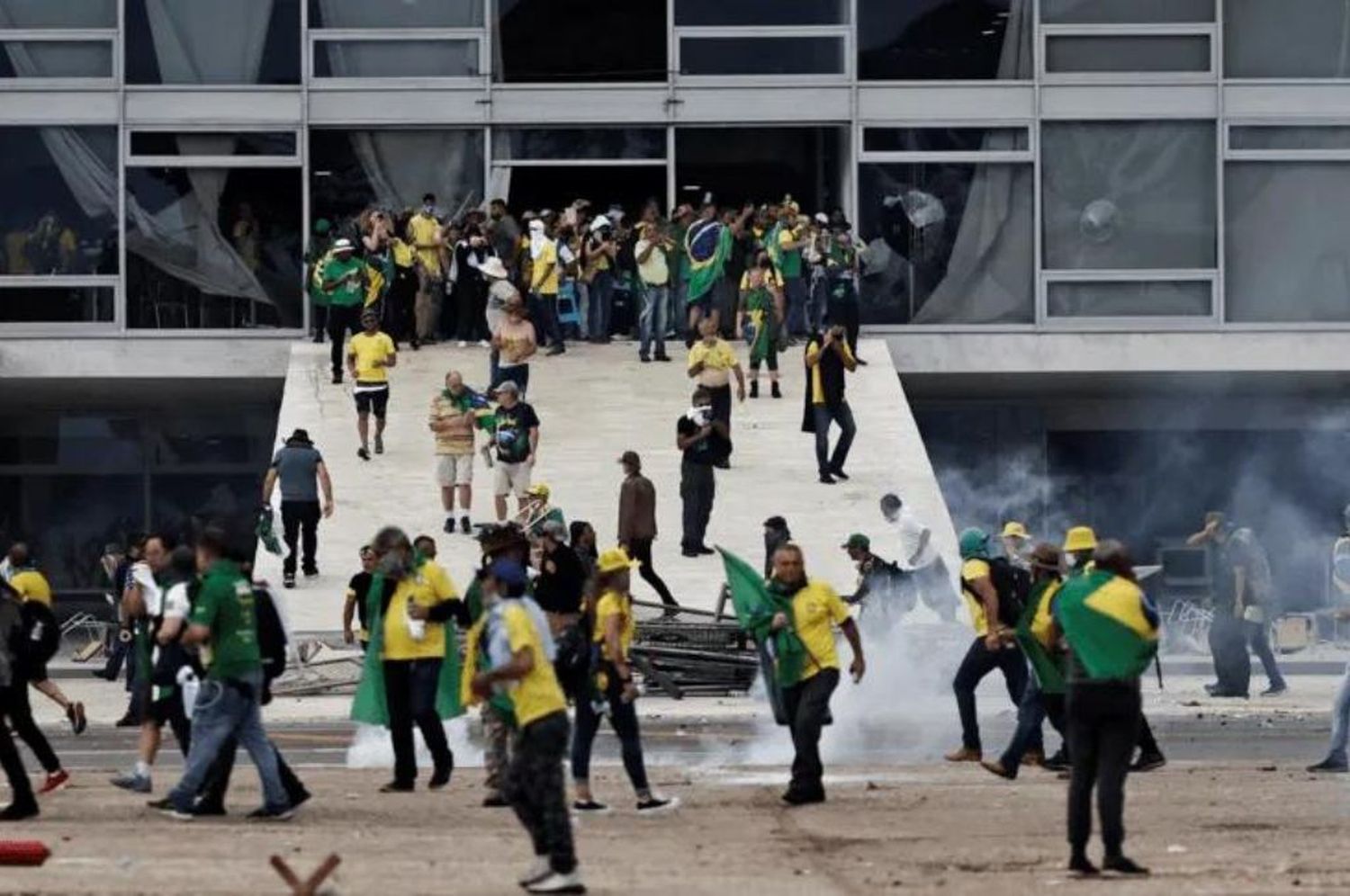 Brasil: liberaron a 130 presos por los ataques golpistas contra el presidente Lula da Silva