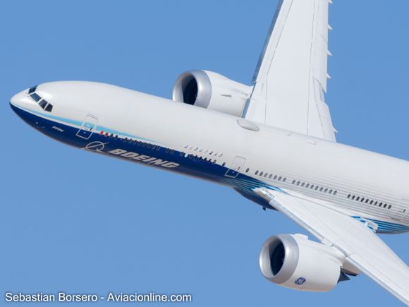 Boeing cuts support and maintenance to Russian airlines and suspends Moscow operations